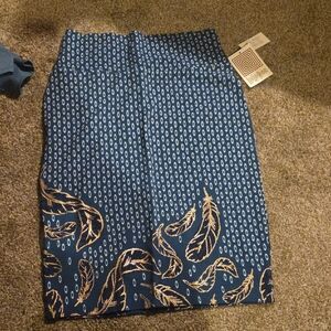 LuLaRoe Navy Feather Pattern Pencil Skirt